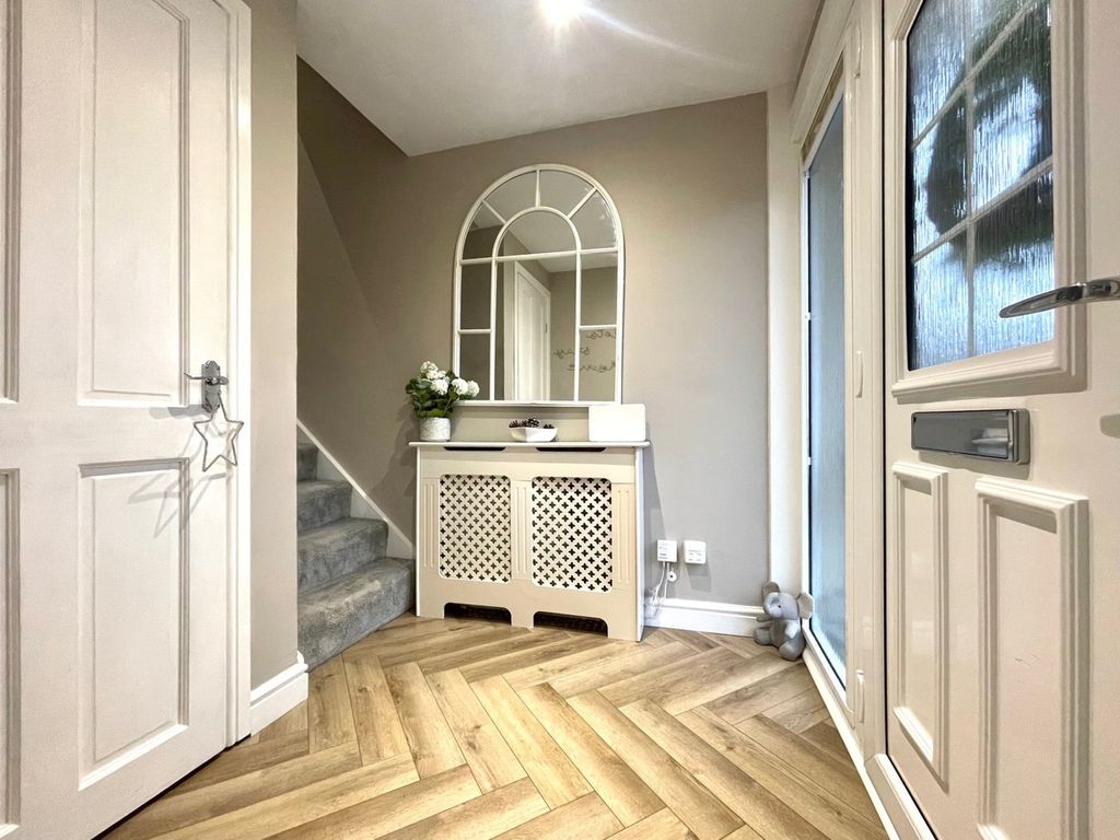 Property photo 2 of 30