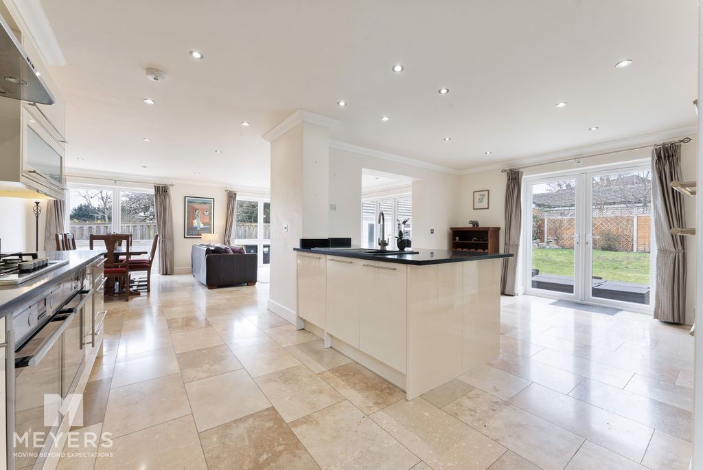 Property photo 3 of 21