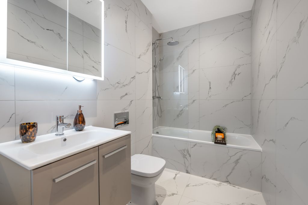 Property photo 3 of 25