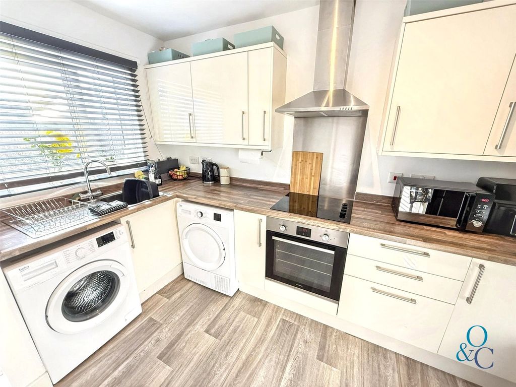 Property photo 2 of 16 Picture No. 30