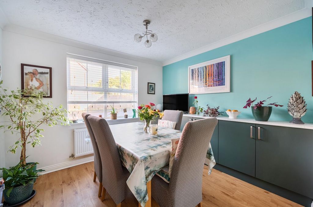 Property photo 3 of 19 Dining Area