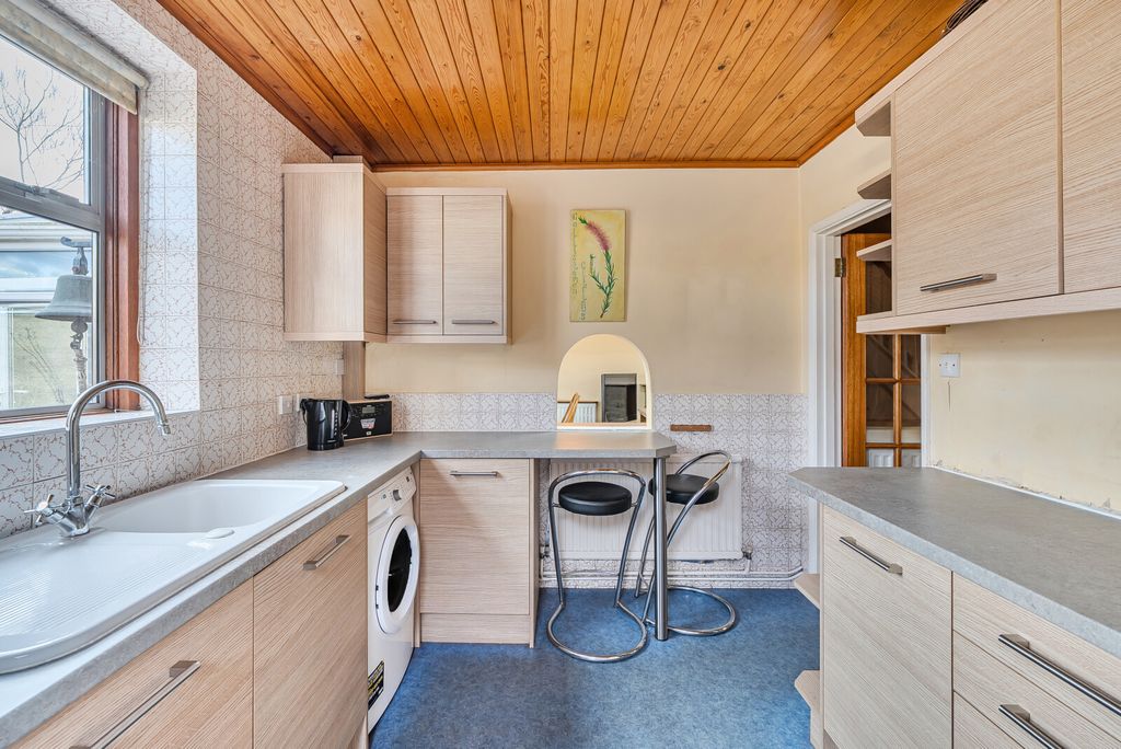 Property photo 3 of 37 1-693B6d3c455c9-1...