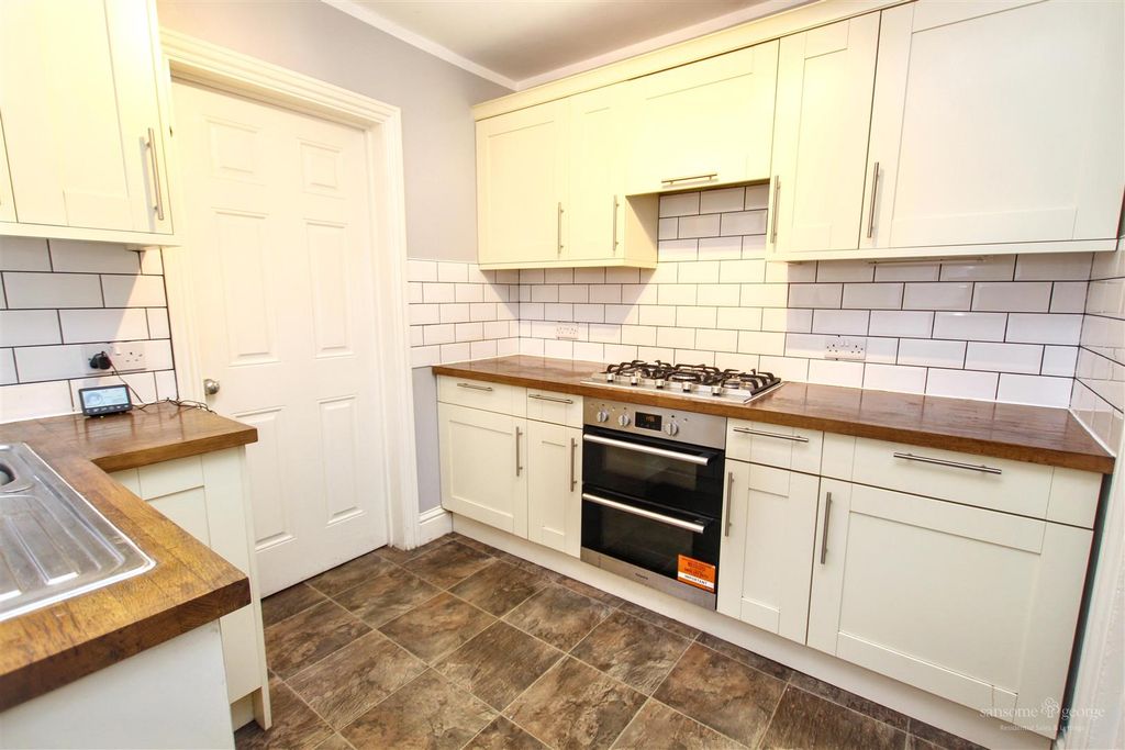 Property photo 1 of 14 Kitchen