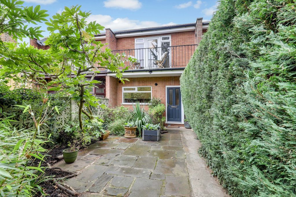 Property photo 1 of 25