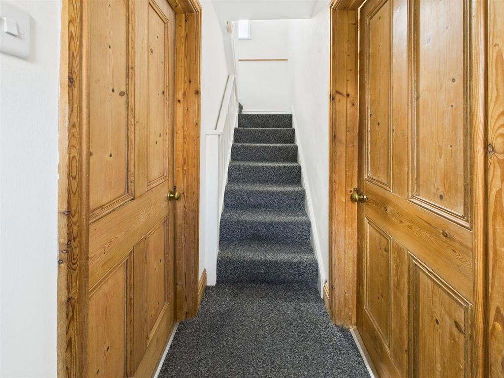 Property photo 3 of 17 Cam05474G0-Pr0028-Still005.Jpg