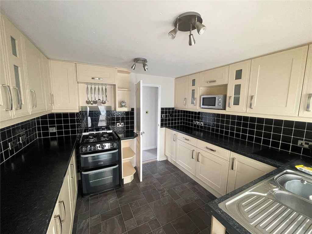 Property photo 3 of 21 Picture No. 04