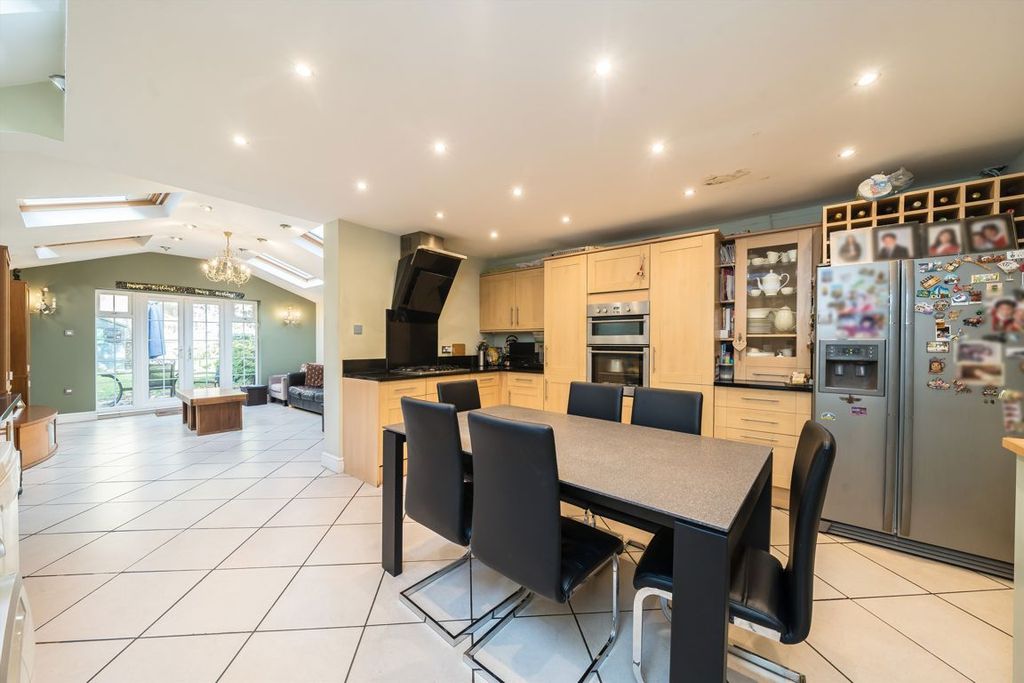 Property photo 3 of 8