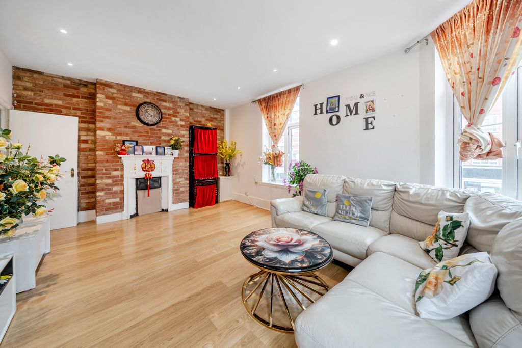 Property photo 2 of 13 1525209-10-6Abce1...