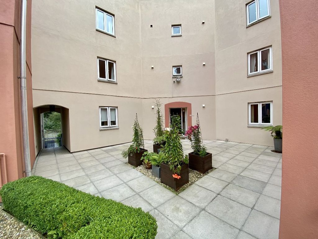 Property photo 2 of 9