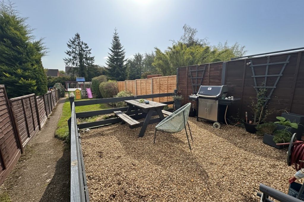 Property photo 2 of 13 4592504