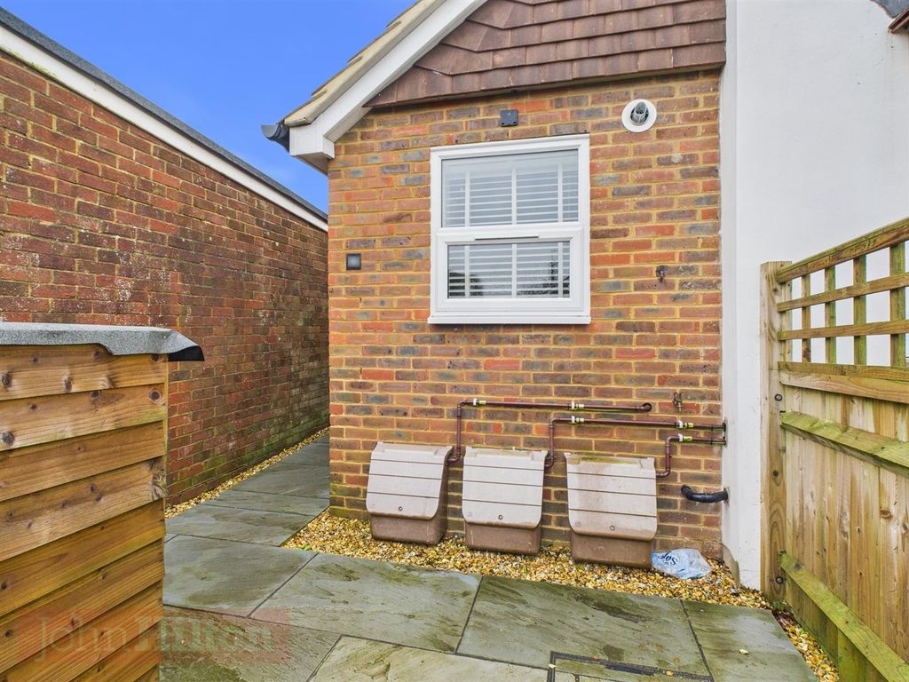 Property photo 1 of 9 Cam02534G0-Pr0635-Still002.Jpg