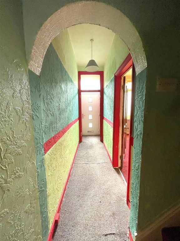 Property photo 2 of 10 Hall.Jpg