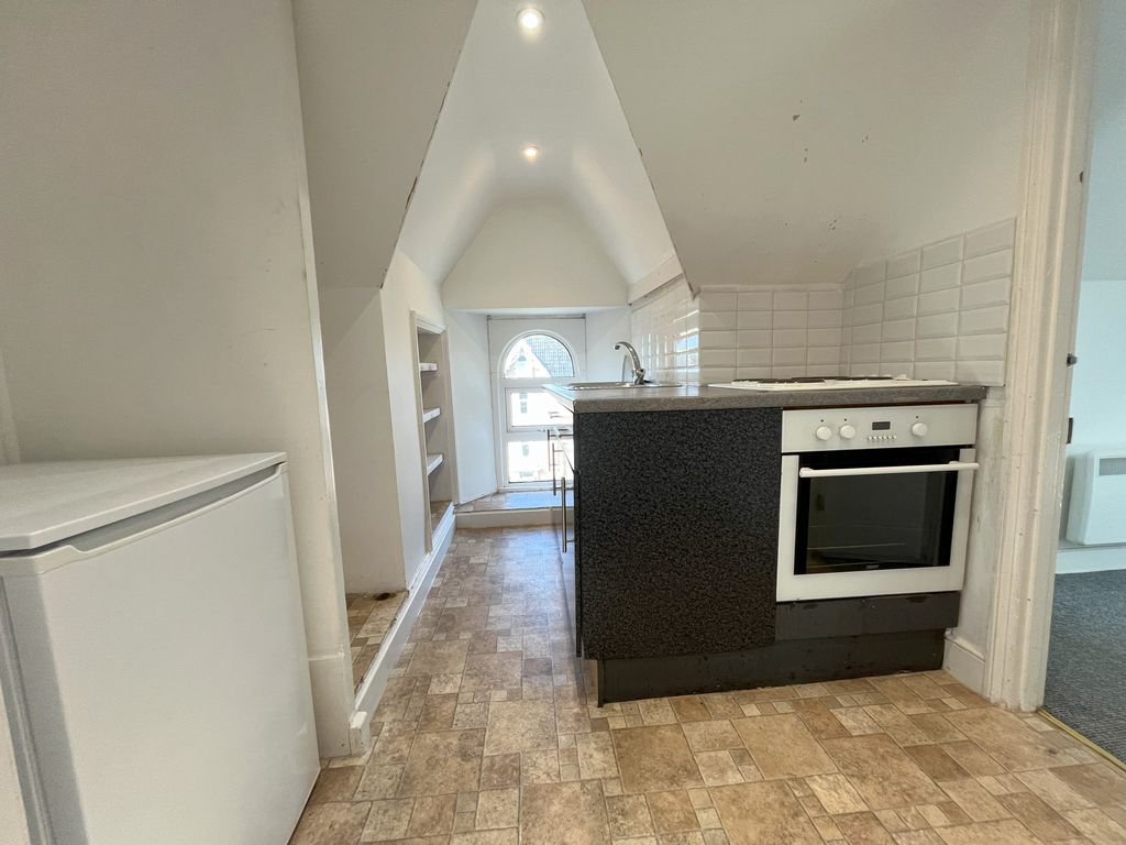 Property photo 2 of 5 Kitchen