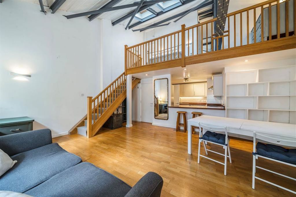 Property photo 2 of 9