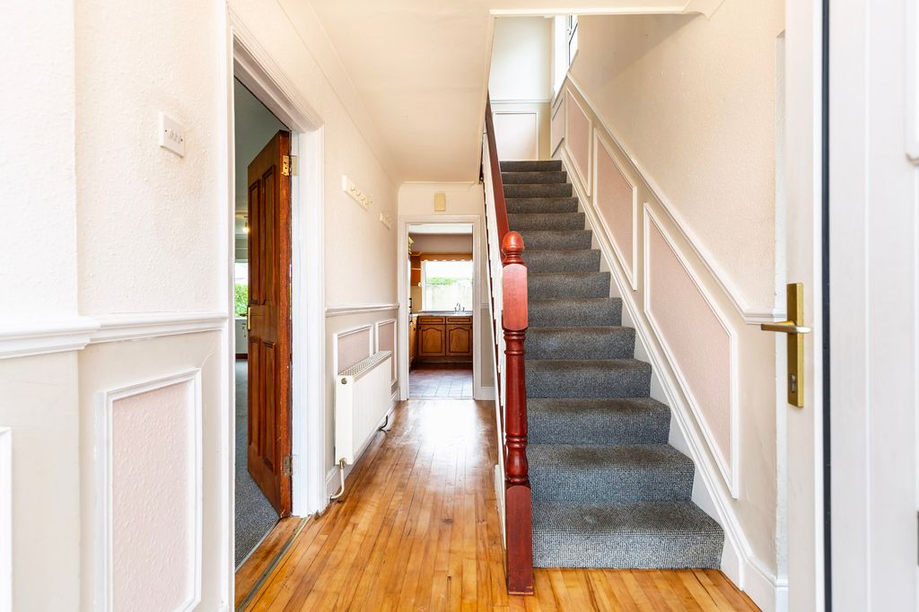 Property photo 2 of 32