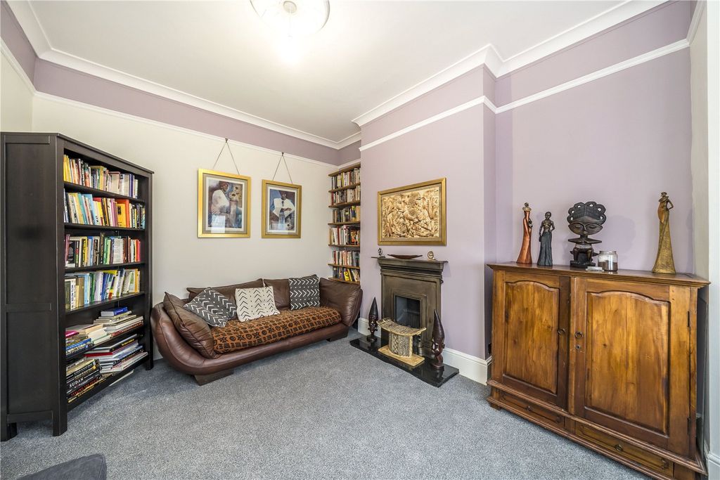 Property photo 3 of 6 Picture No. 12