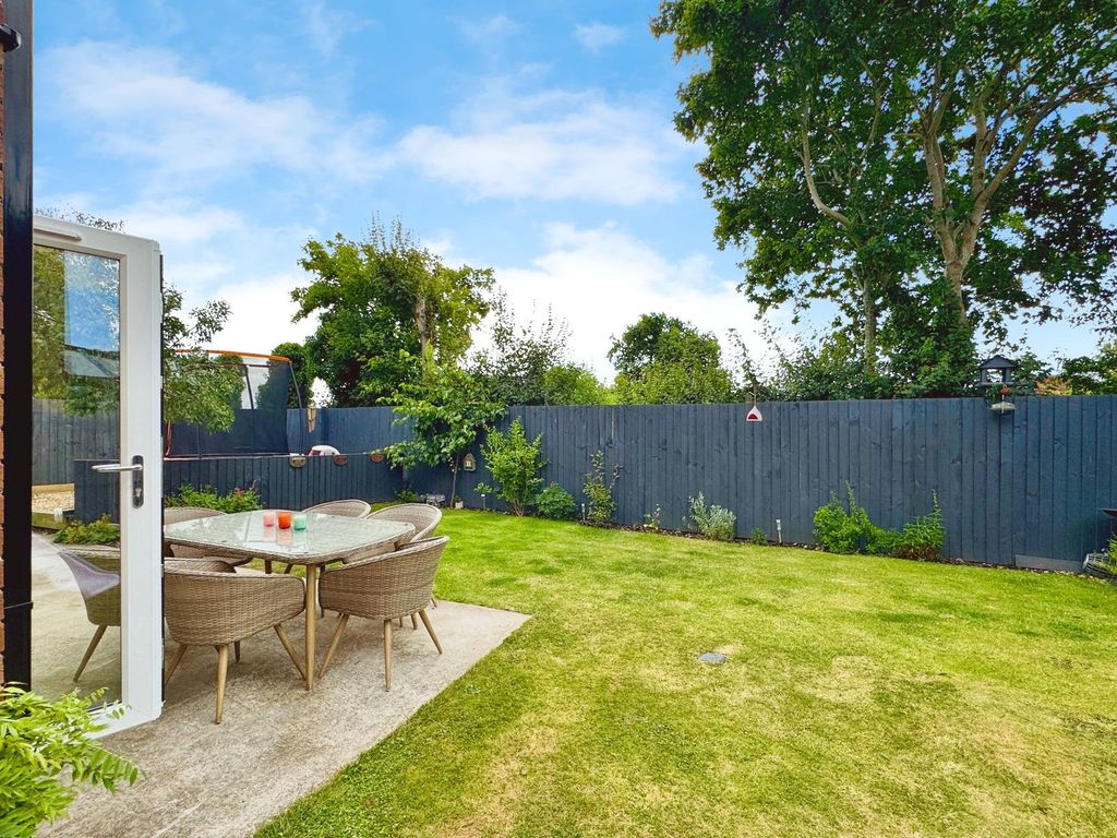 Property photo 2 of 25