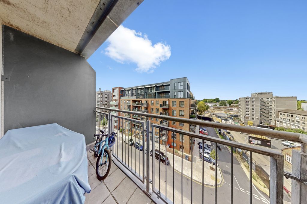 Property photo 2 of 14