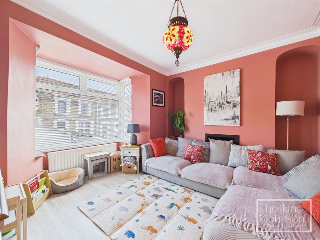 Property photo 2 of 25 Living Room