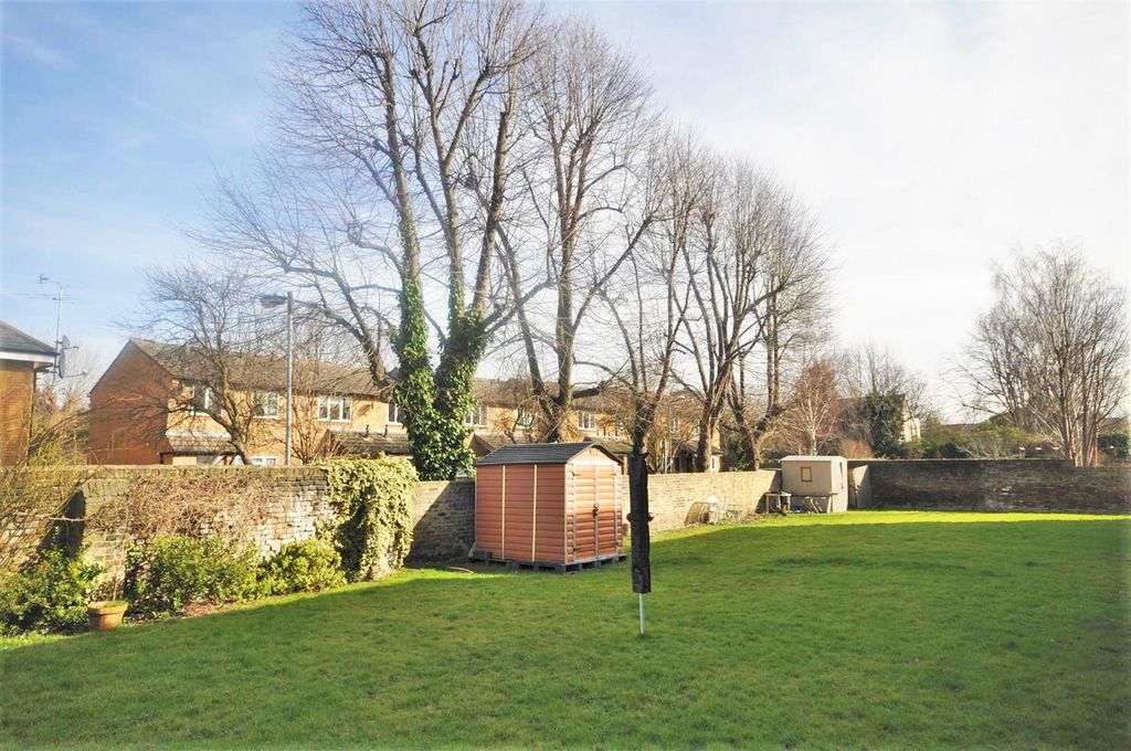 Property photo 2 of 8 Communal.Jpg