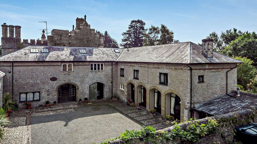 Property photo 2 of 26 Picture No. 09