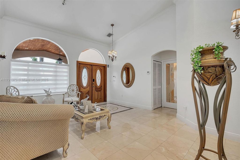 Property photo 2 of 32 <Alttext/>