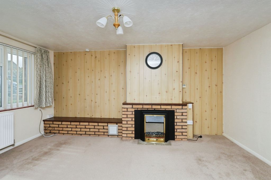 Property photo 2 of 14