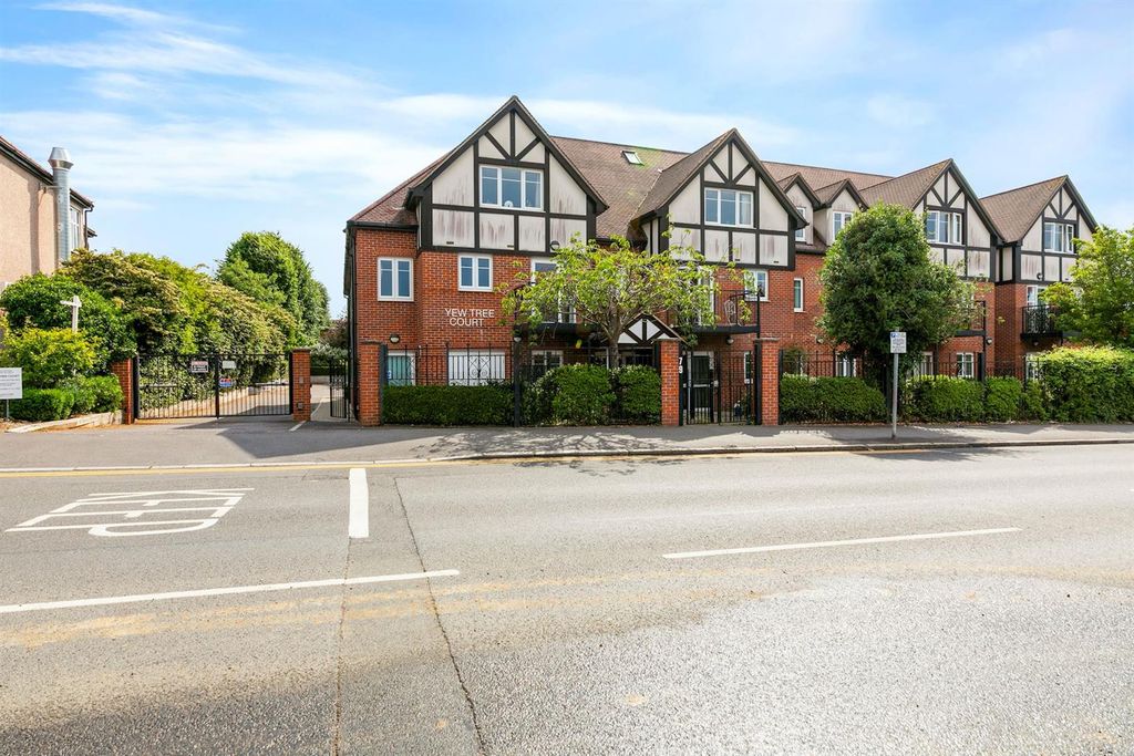 Property photo 1 of 20 14-F7F923 Yew Tree Court -63-Medium.Jpg