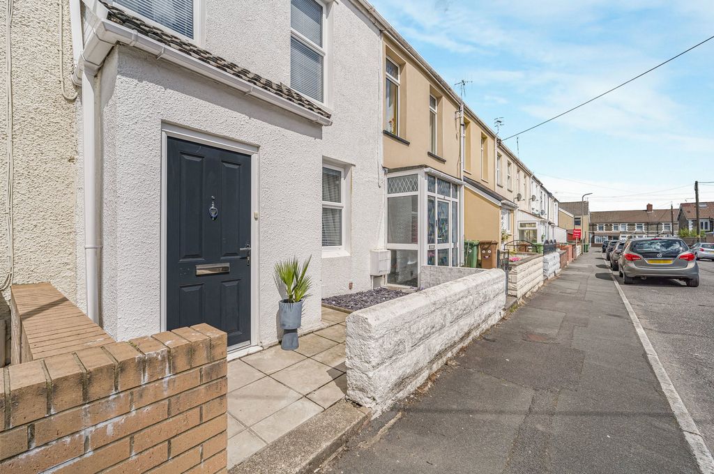 Property photo 2 of 36