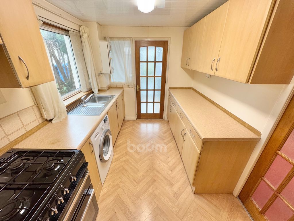 Property photo 3 of 31 Img_0411