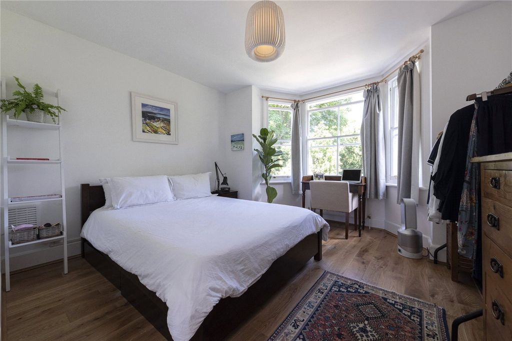 Property photo 3 of 8 Bedroom