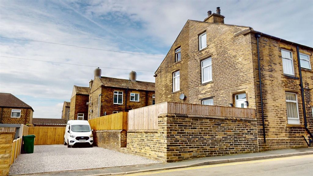 Property photo 1 of 14 External