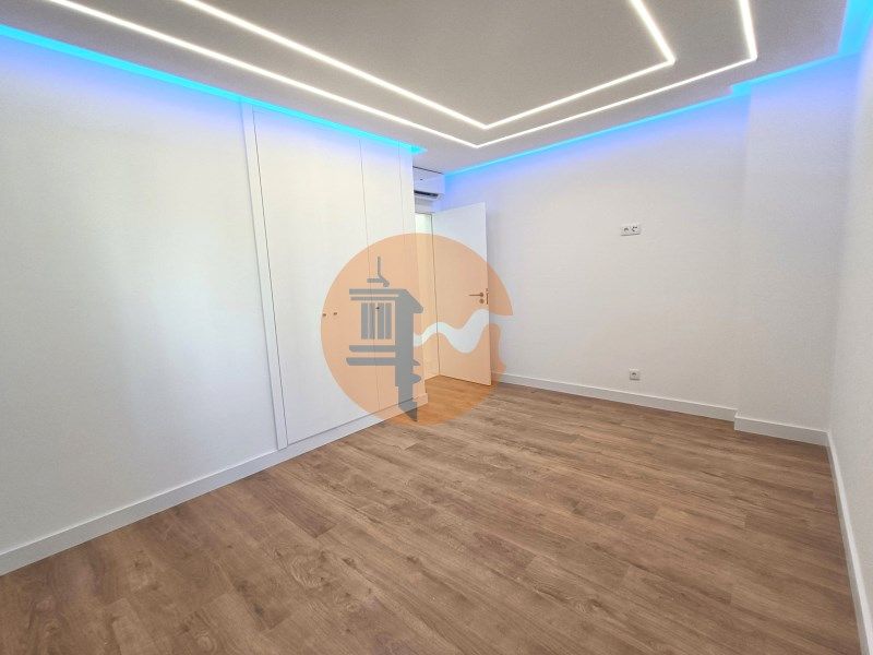 Property photo 2 of 33