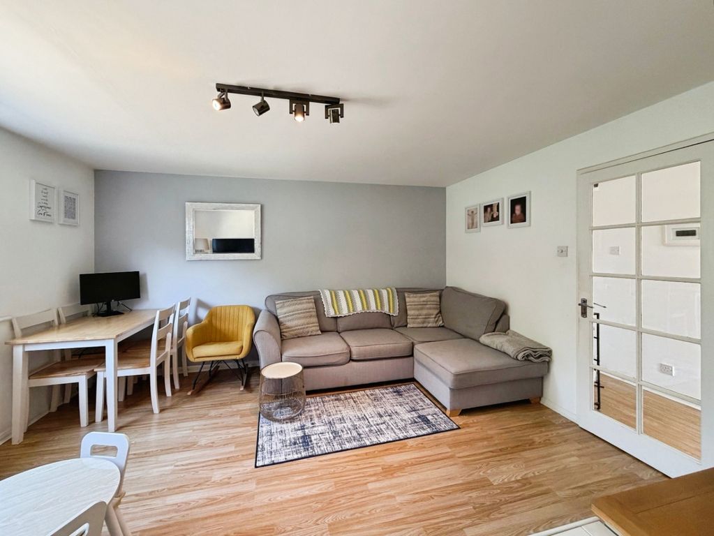 Property photo 3 of 13 5281655