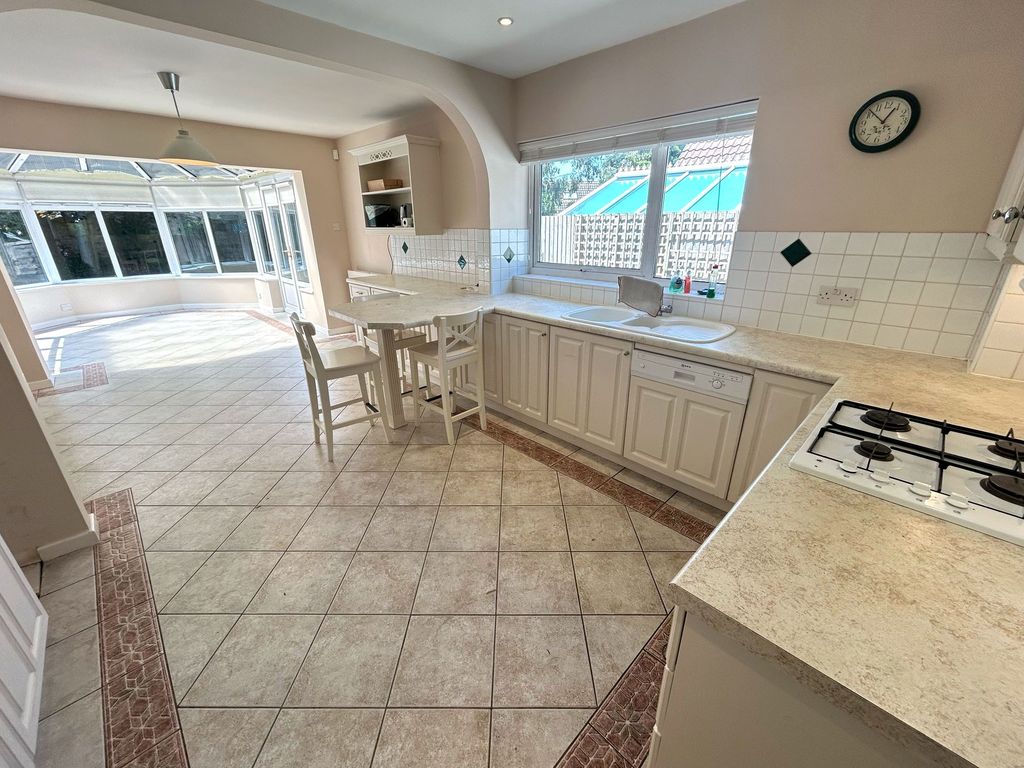 Property photo 2 of 34