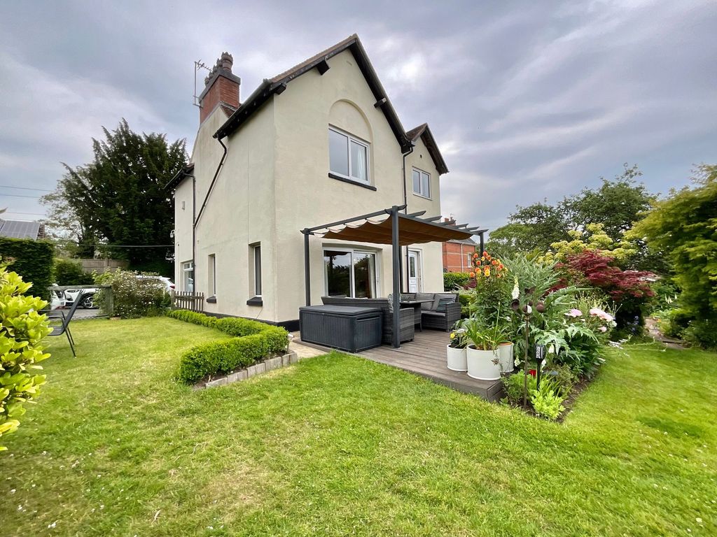 Property photo 1 of 33