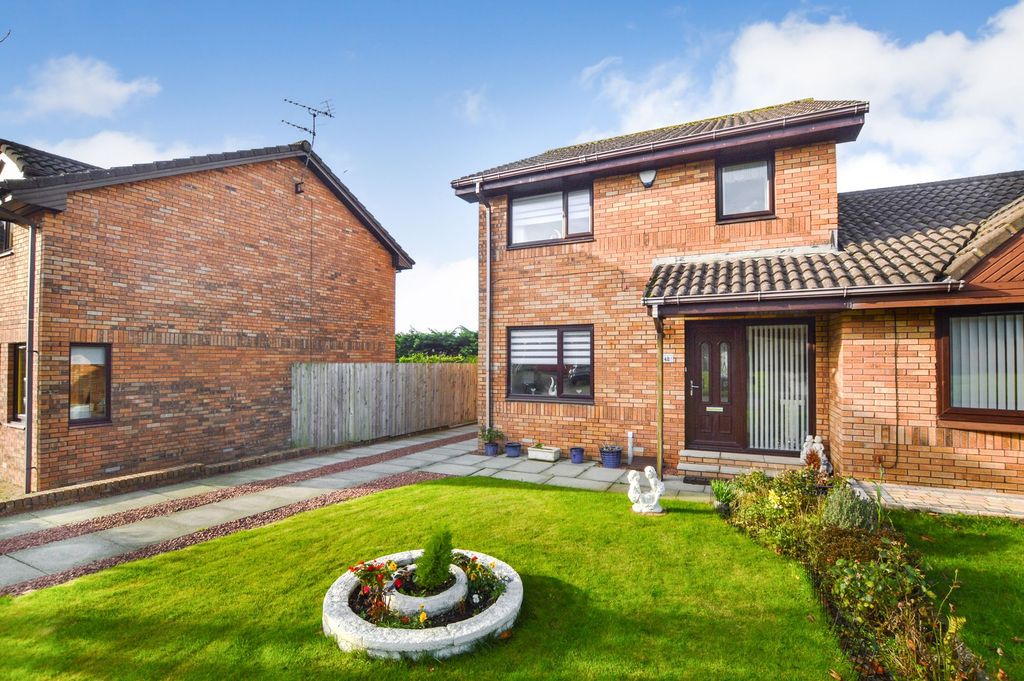 Property photo 2 of 18