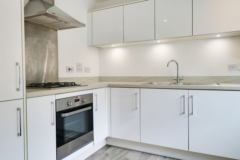 Property photo 3 of 19 4970713