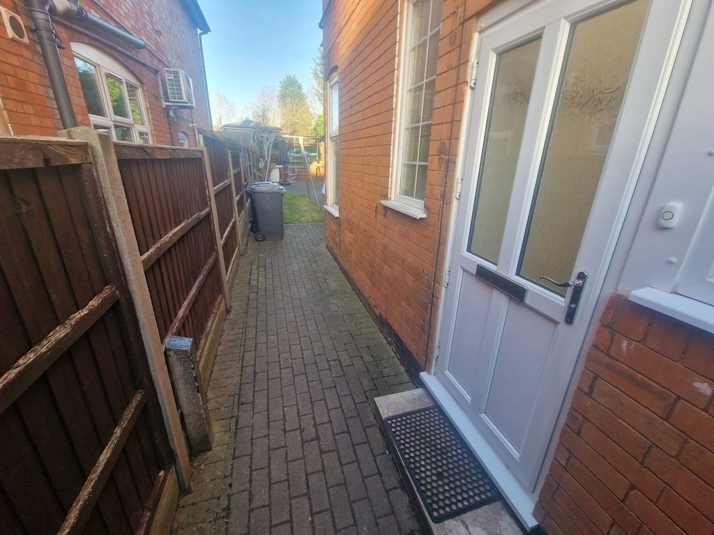 Property photo 3 of 20