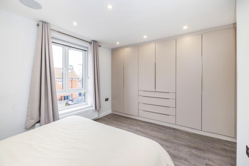 Property photo 3 of 13 Davidson Frost-Wellings, Dfw Tintagel Drive, Bedro