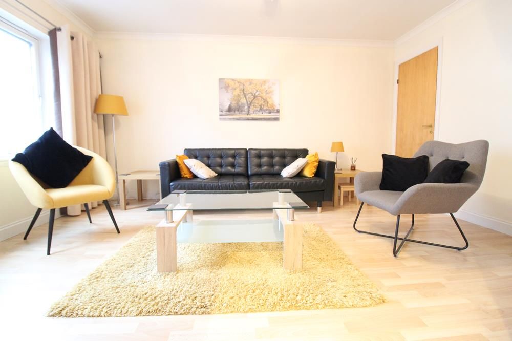 Property photo 1 of 7 Lounge