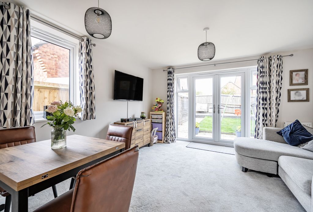 Property photo 3 of 11 1349352-22-68Bb29...