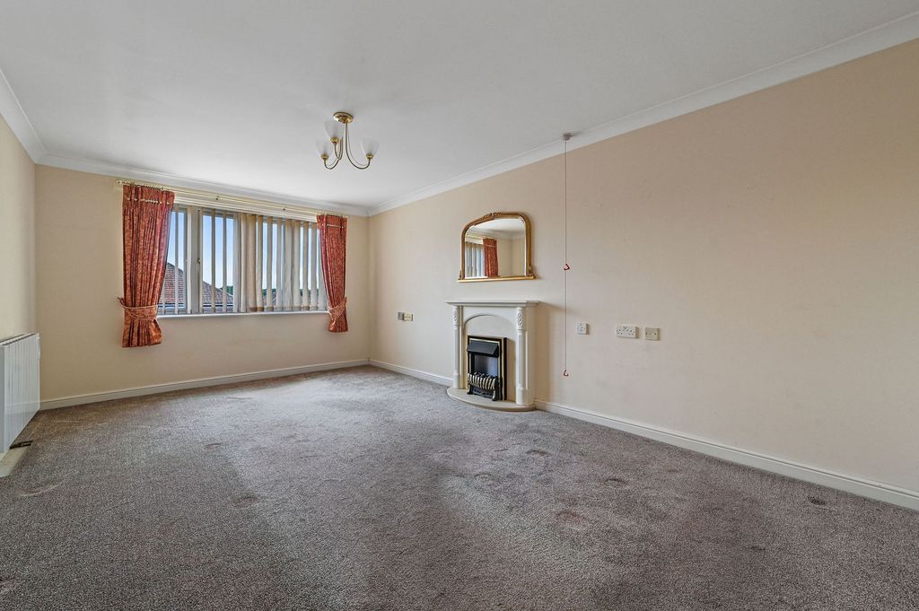 Property photo 3 of 21