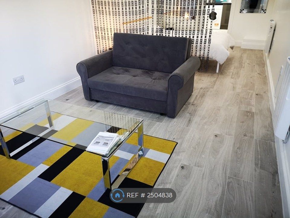 Property photo 2 of 6 Lounge