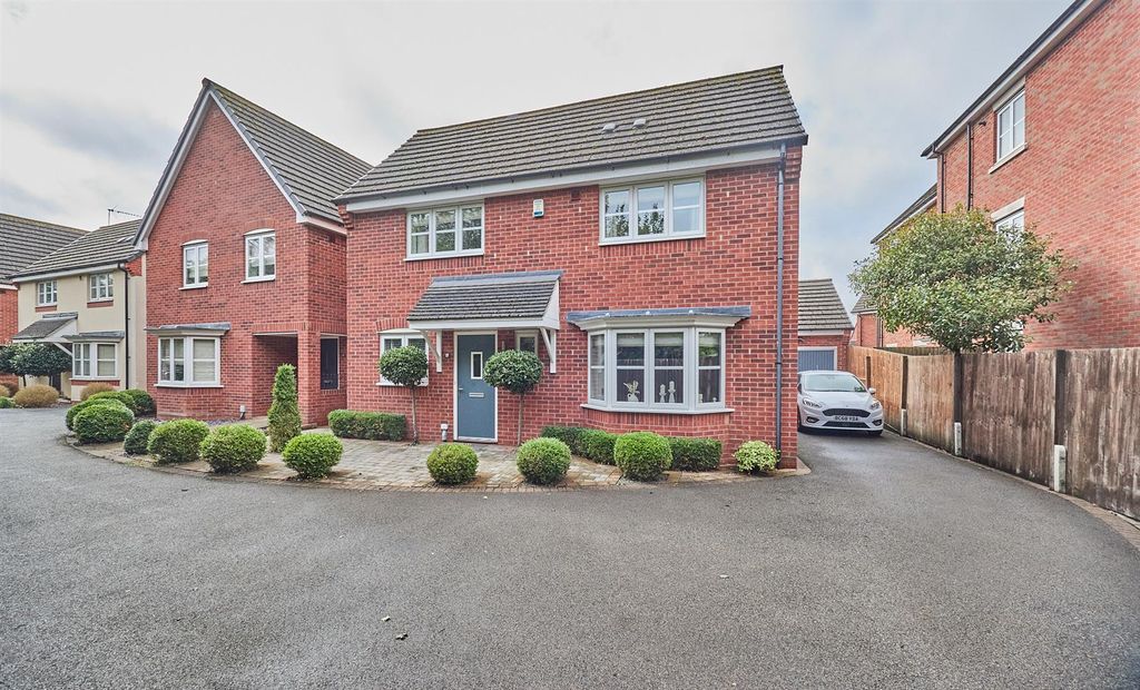 Property photo 1 of 18 Throxton Close Hnk 17.Jpg