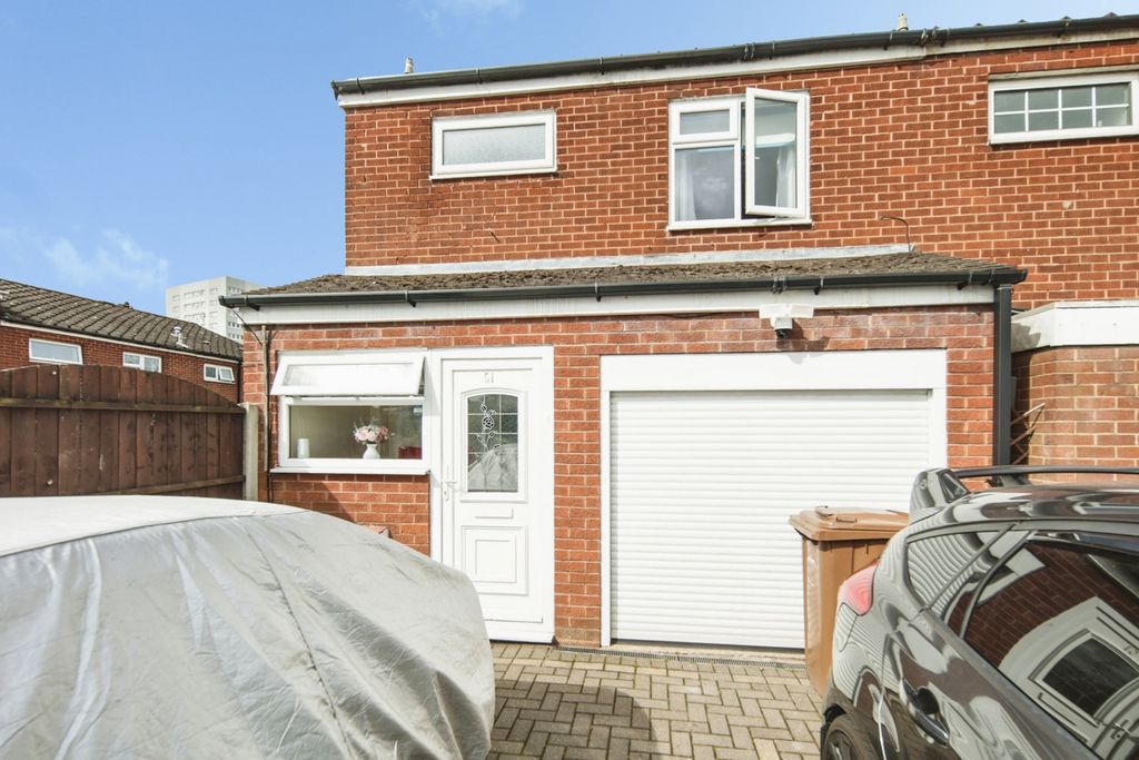 Property photo 1 of 18 Pbox-Img.Jpg