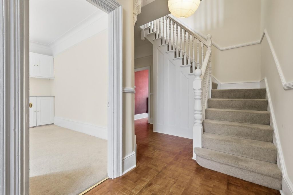 Property photo 2 of 27 Hallway