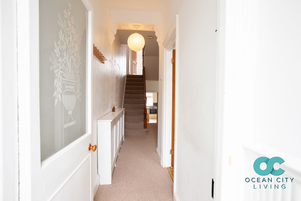 Property photo 2 of 23 Hallway