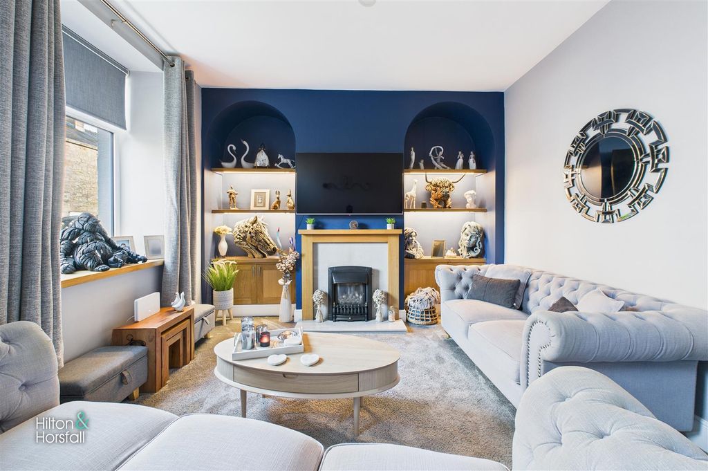 Property photo 3 of 16 Railway Street