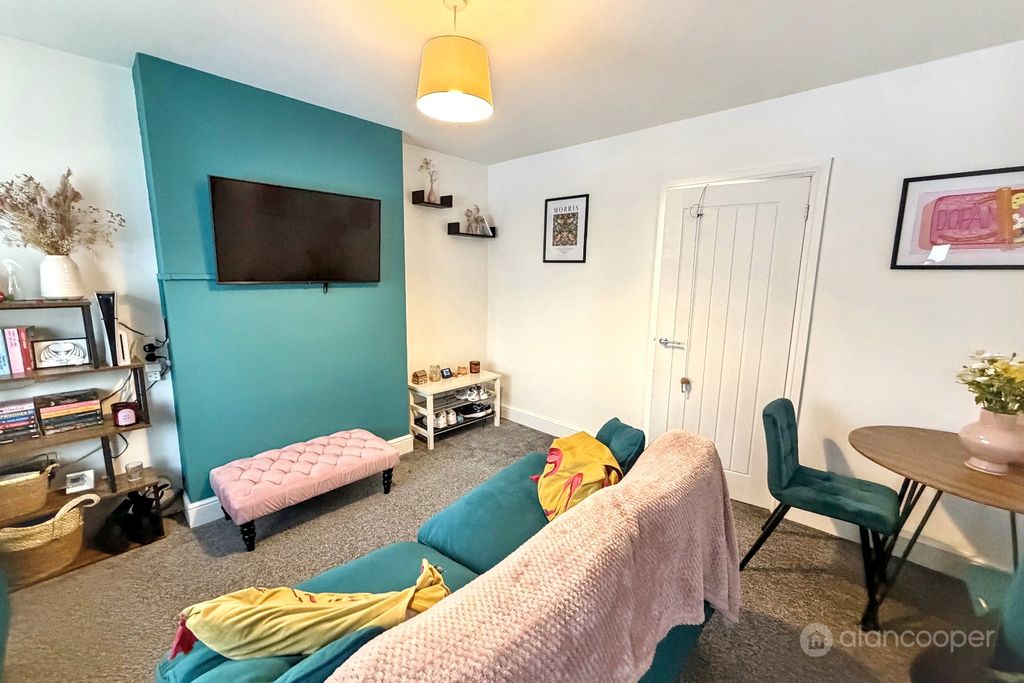 Property photo 3 of 12 4792355